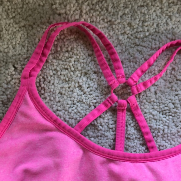Barbiecore pink Reebok spider web race back sports bra - Picture 3 of 10
